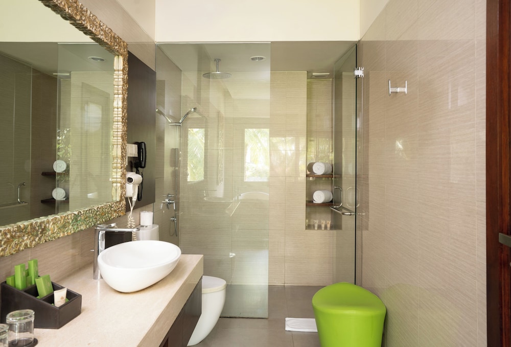 Deluxe Room, Garden View thumbnail 5