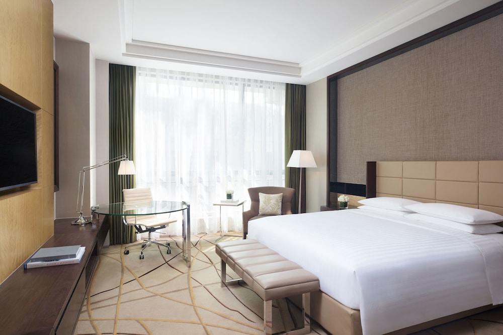 Room, 2 Double Beds, City View photo 2