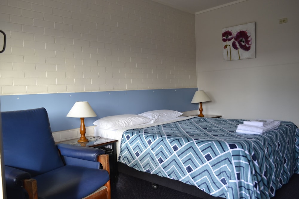 Queen Room photo 1