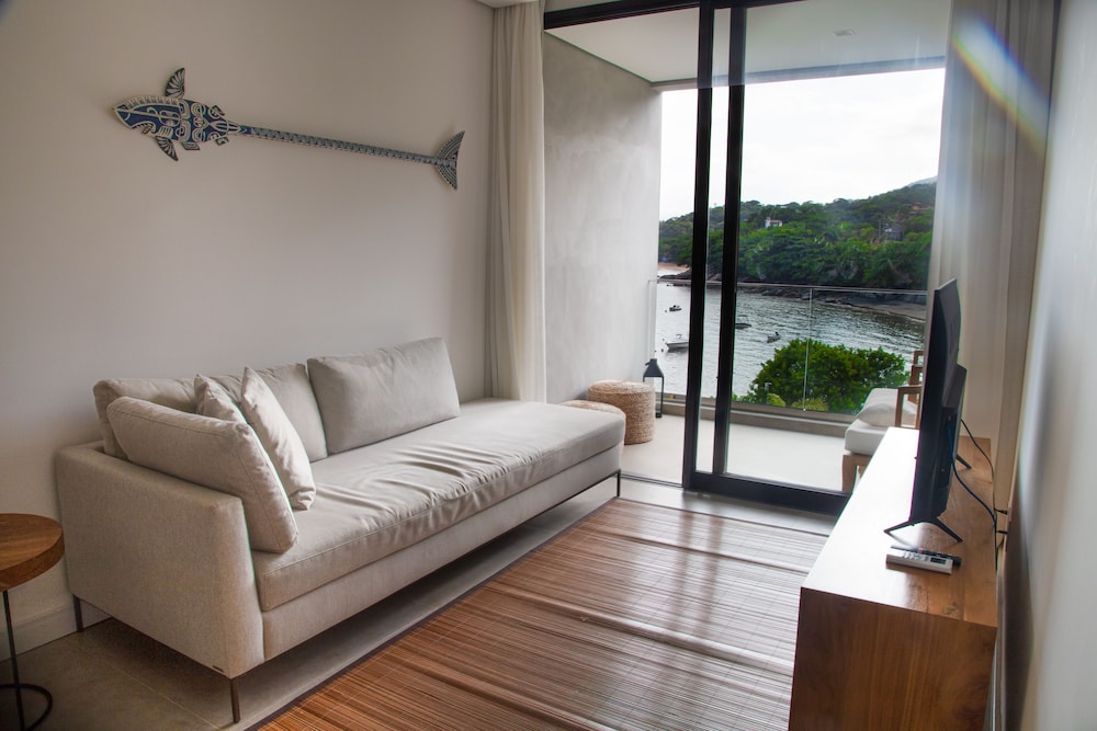 Suite - Photo 5
