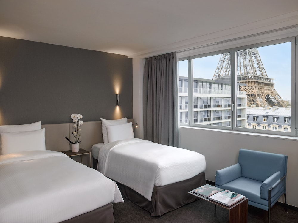 Superior Room, 2 Twin Beds (High Floor, Eiffel Tower View)