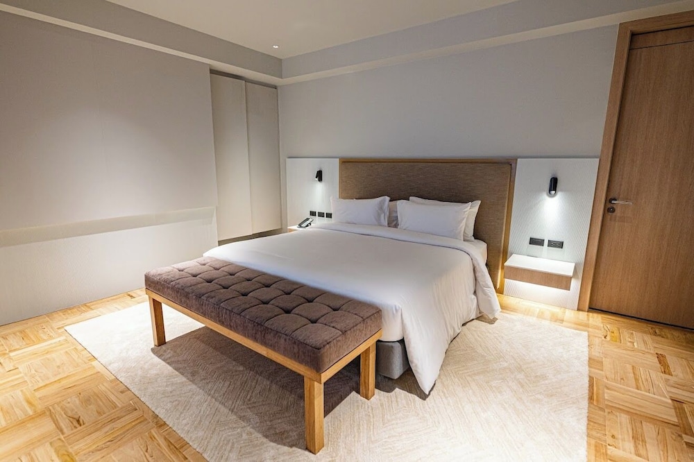 Executive Suite, 3 Bedrooms photo 2