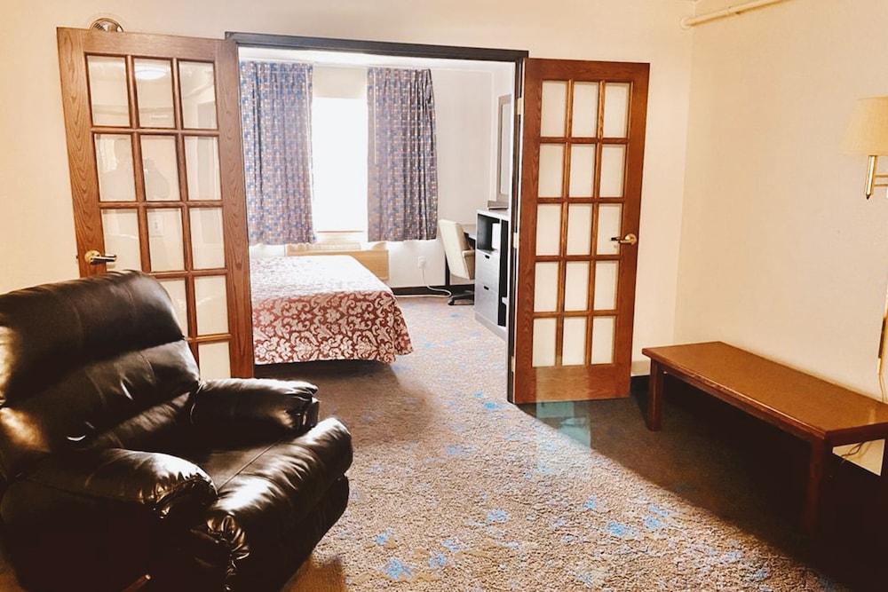 1 King Suite With Living Room Non-Smoking photo 2
