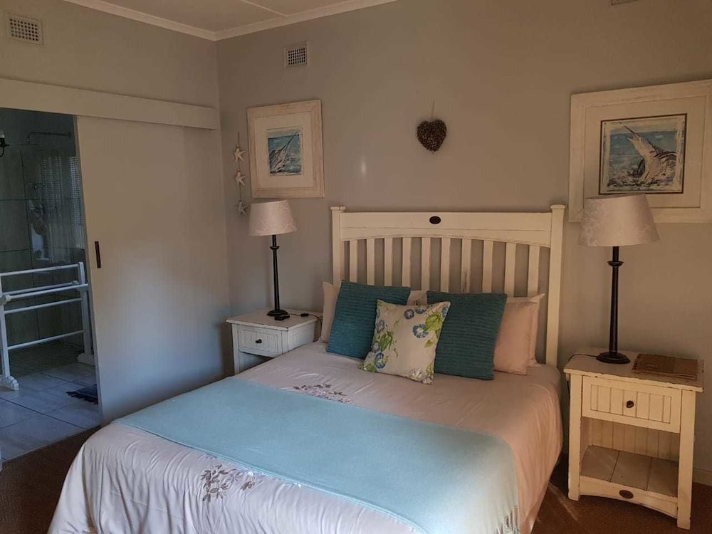 Comfort Room, 1 Queen Bed photo 1