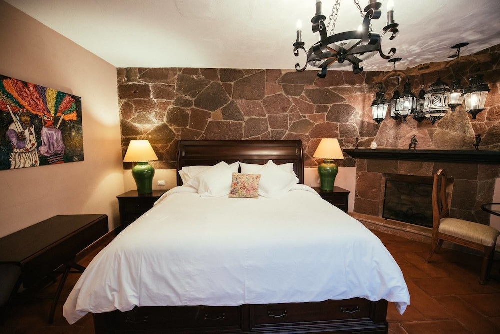 Standard Room, 1 Queen Bed
