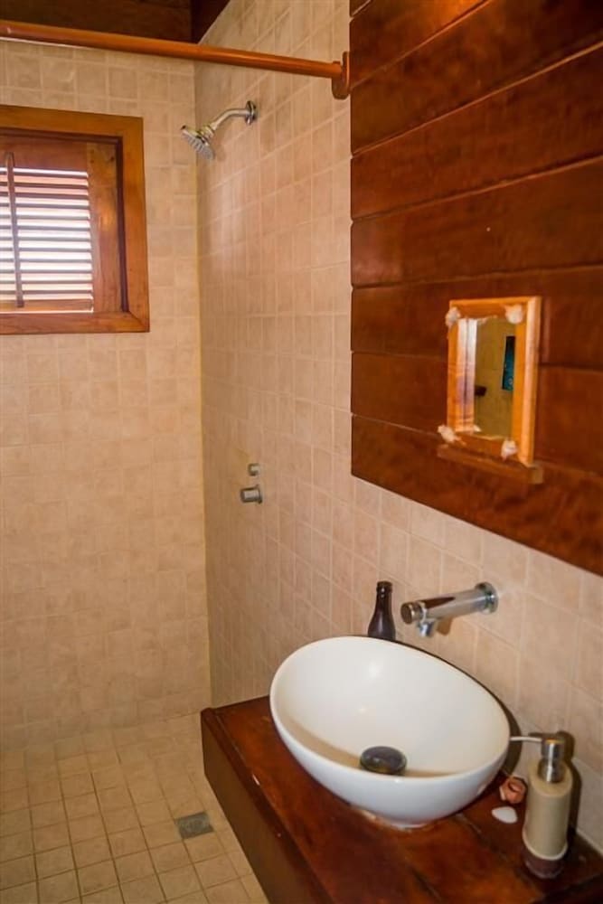 Standard Room, 1 Queen Bed, Ocean View photo 3