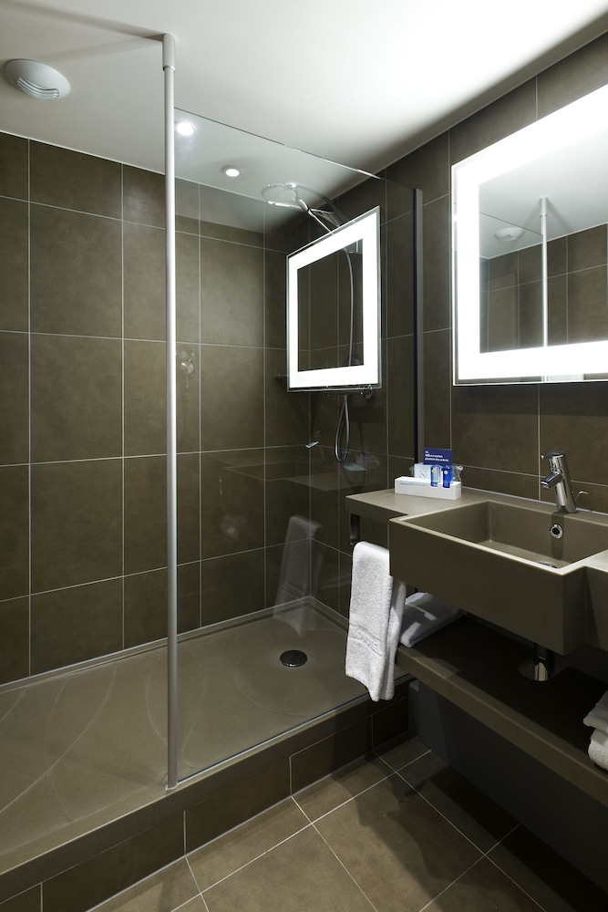 Superior Room, Multiple Beds (Premium) - Photo 11