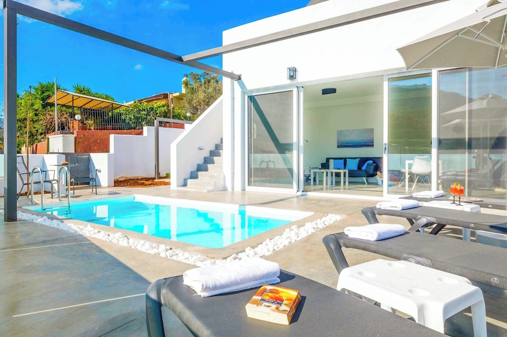 Villa (2 Bedrooms) photo 1