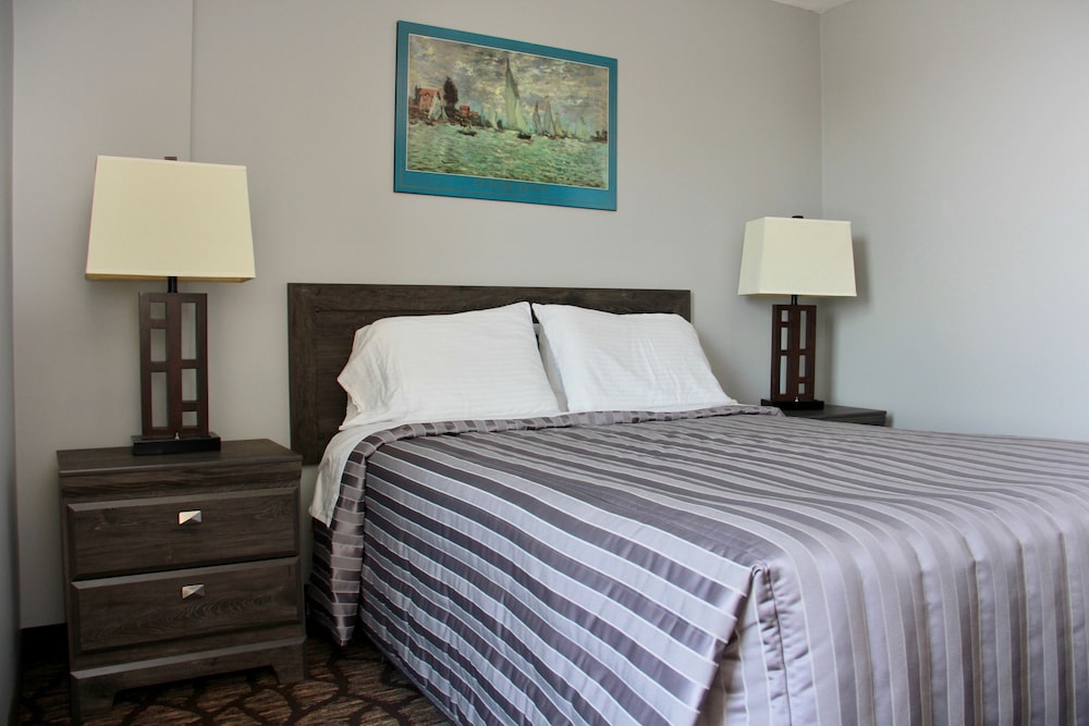Suite, City View - Photo 1