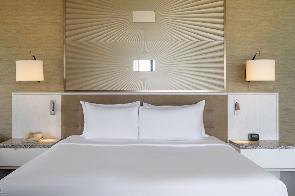 Room, 1 King Bed, Corner