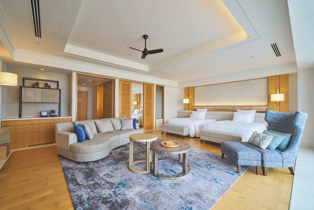 Club Suite Twin Room, Non Smoking photo 3