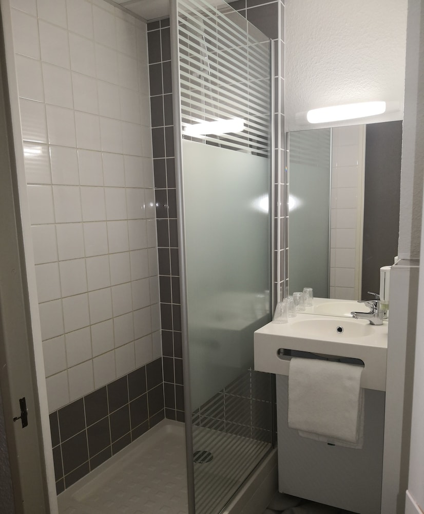 Double Room - Photo 12