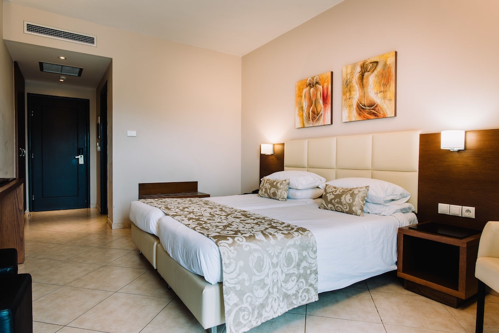Superior Twin Room photo 2