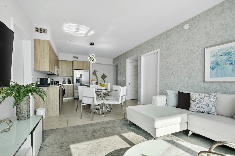 Comfort Condo, 2 Bedrooms, City View