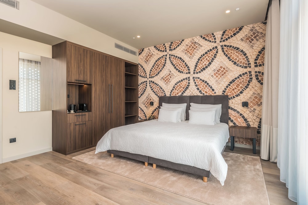 Deluxe Studio Suite