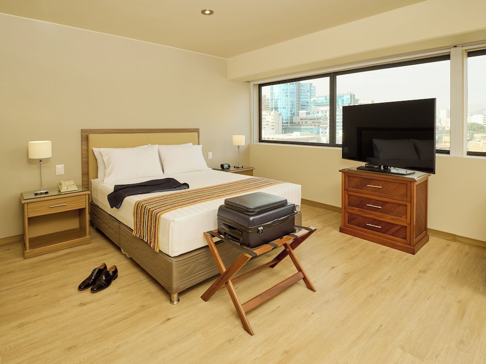 Standard Apartment, 1 King Bed - Photo 1
