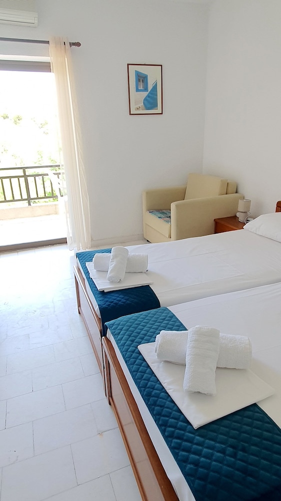 Panoramic Double or Twin Room photo 3