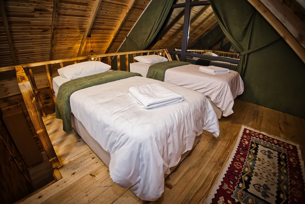 Family Bungalow, 1 Bedroom, Jetted Tub, River View photo 3