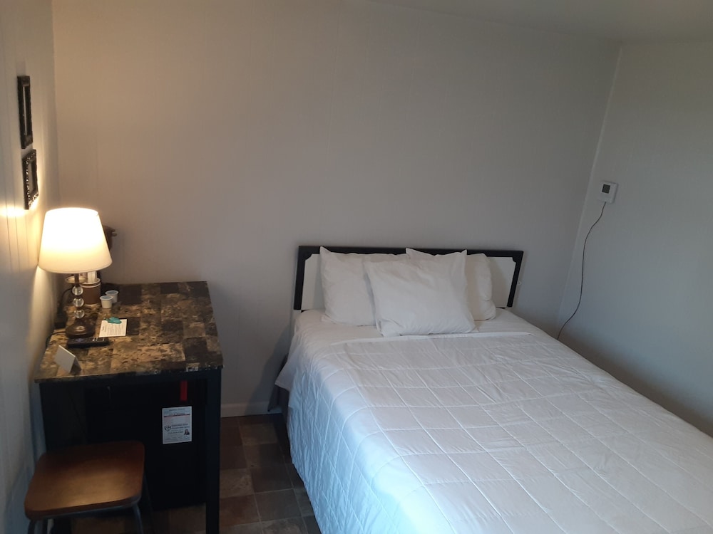 Economy Room photo 1