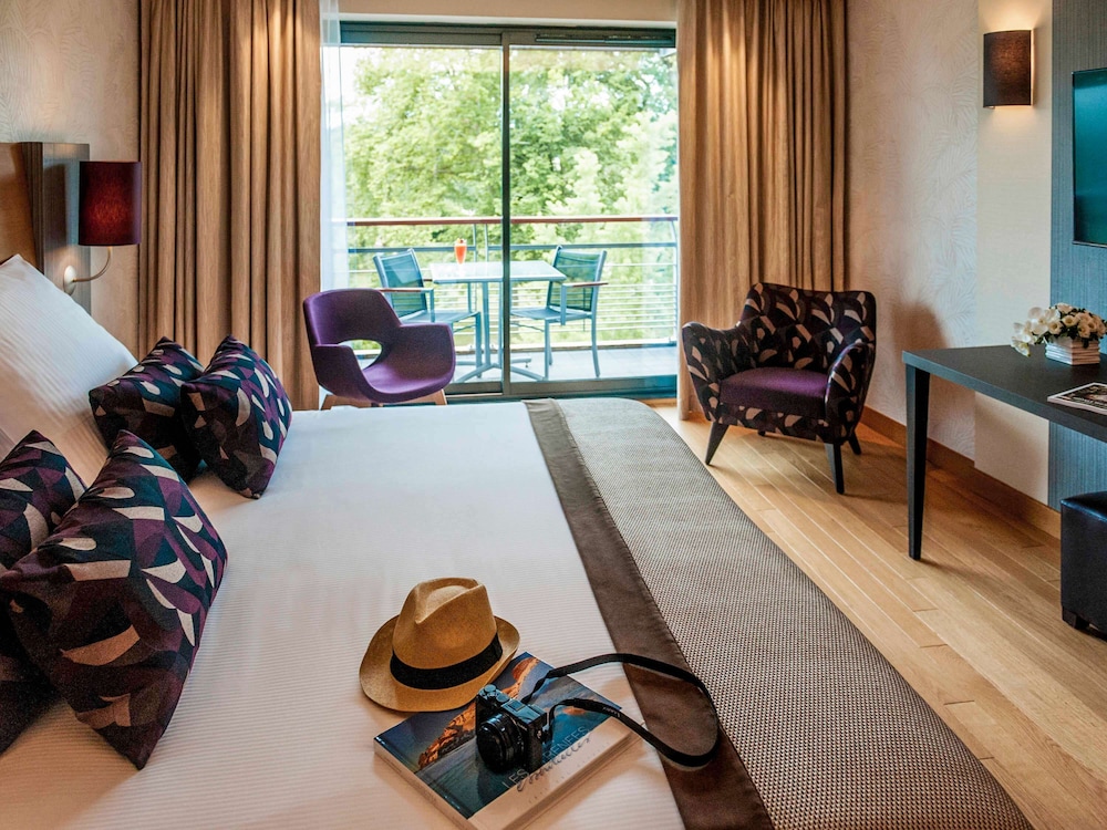 Superior Room, 1 King Bed, Terrace (Grounds view)