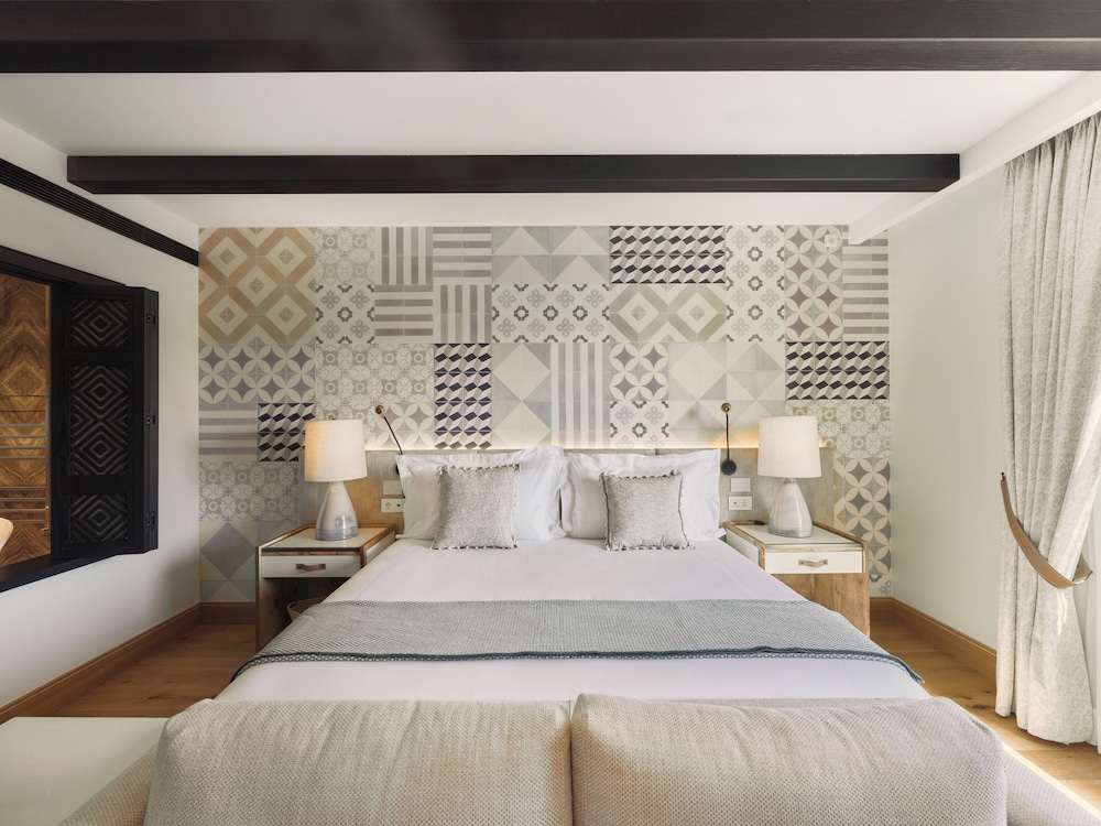 Room, 1 King Bed, Terrace (Residence) - Photo 1