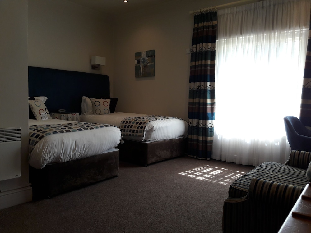Classic Twin Room, 2 Twin Beds photo 3