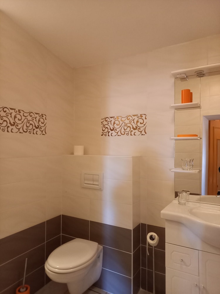 Classic Quadruple Room, Private Bathroom (Coteaux du Layon) photo 3