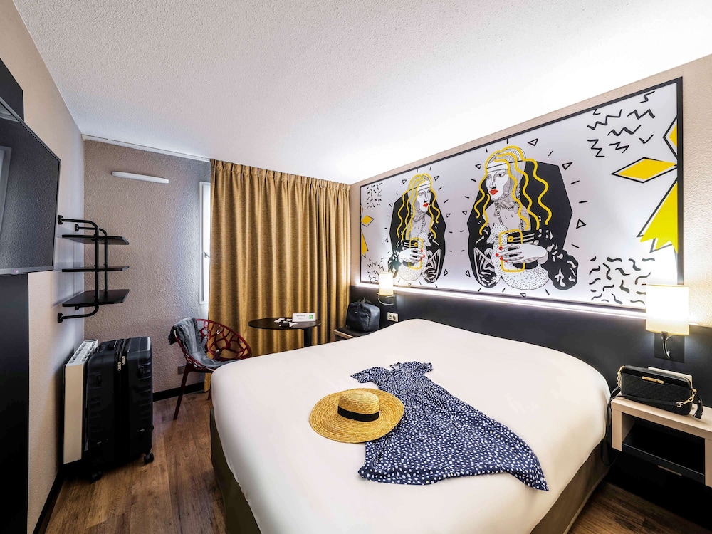 Standard Suite, 2 Double Beds - Photo 2