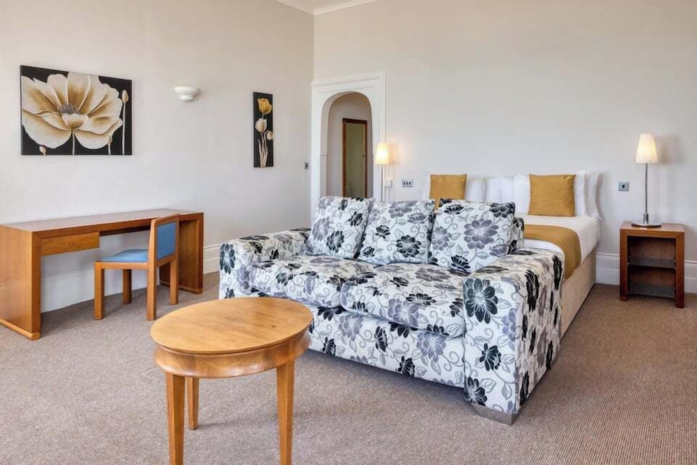 Superior Double Room (Sea View Shared Balcony)