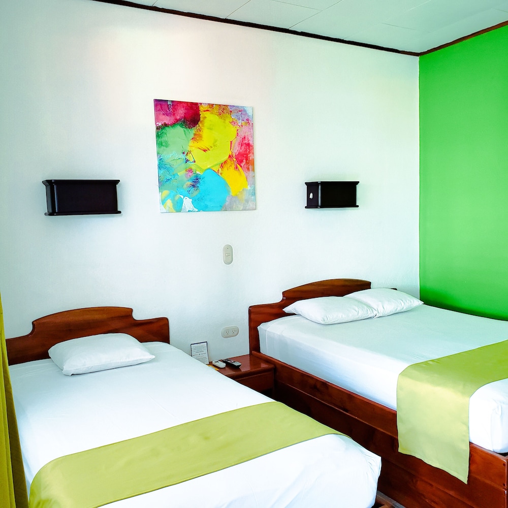 Standard room 1 Double Bed and 1 Twin Bed photo 1