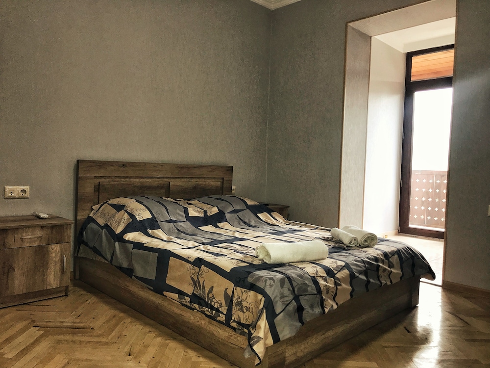 Comfort Triple Room, 1 Queen Bed With Sofa Bed, Balcony, Mountain View photo 2