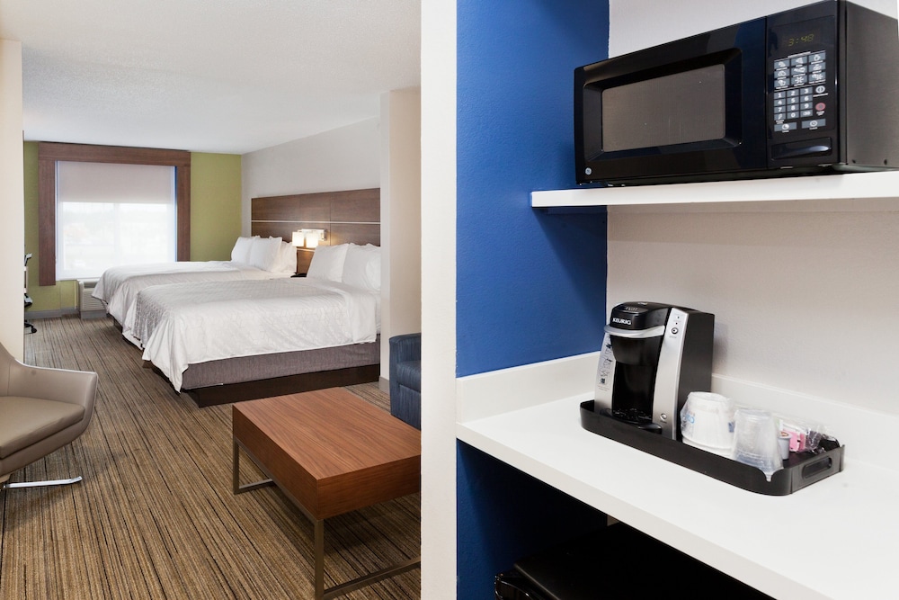 Suite, Multiple Beds - Photo 6