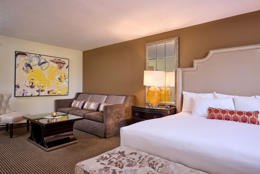 Deluxe Room, 1 King Bed, Mountain View