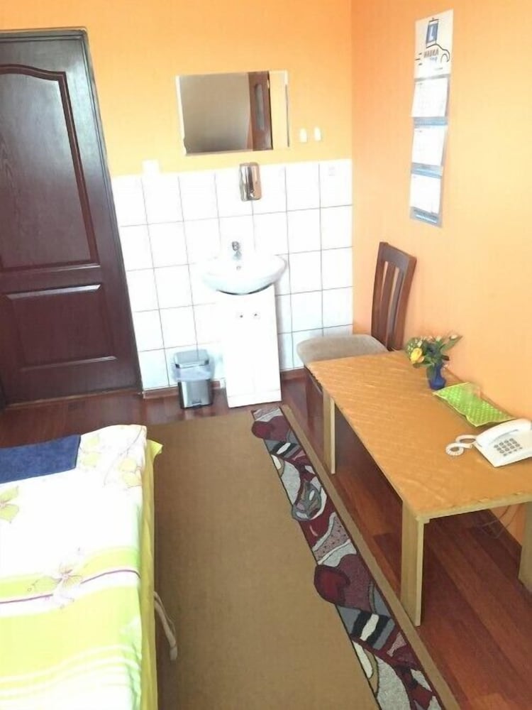 Single Room photo 2