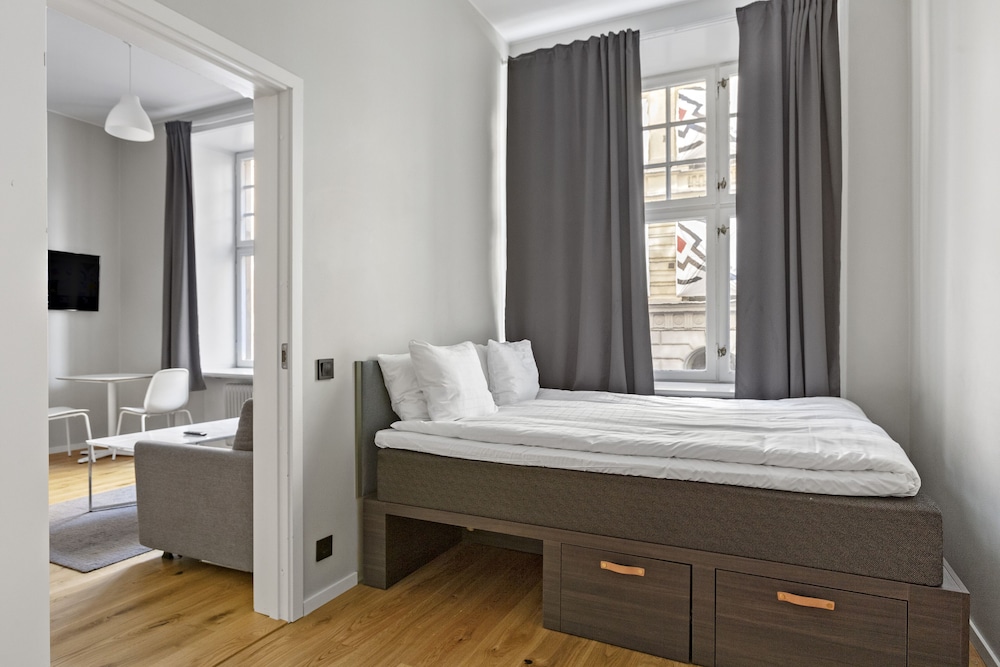 Standard Apartment, 1 Queen Bed, Non Smoking, Kitchen (with Sofabed) - Photo 5