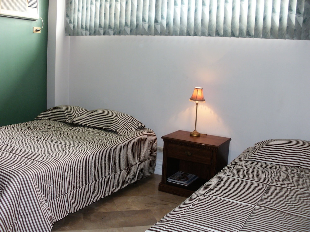 Family Quadruple Room, 2 Bedrooms, Private Bathroom photo 2
