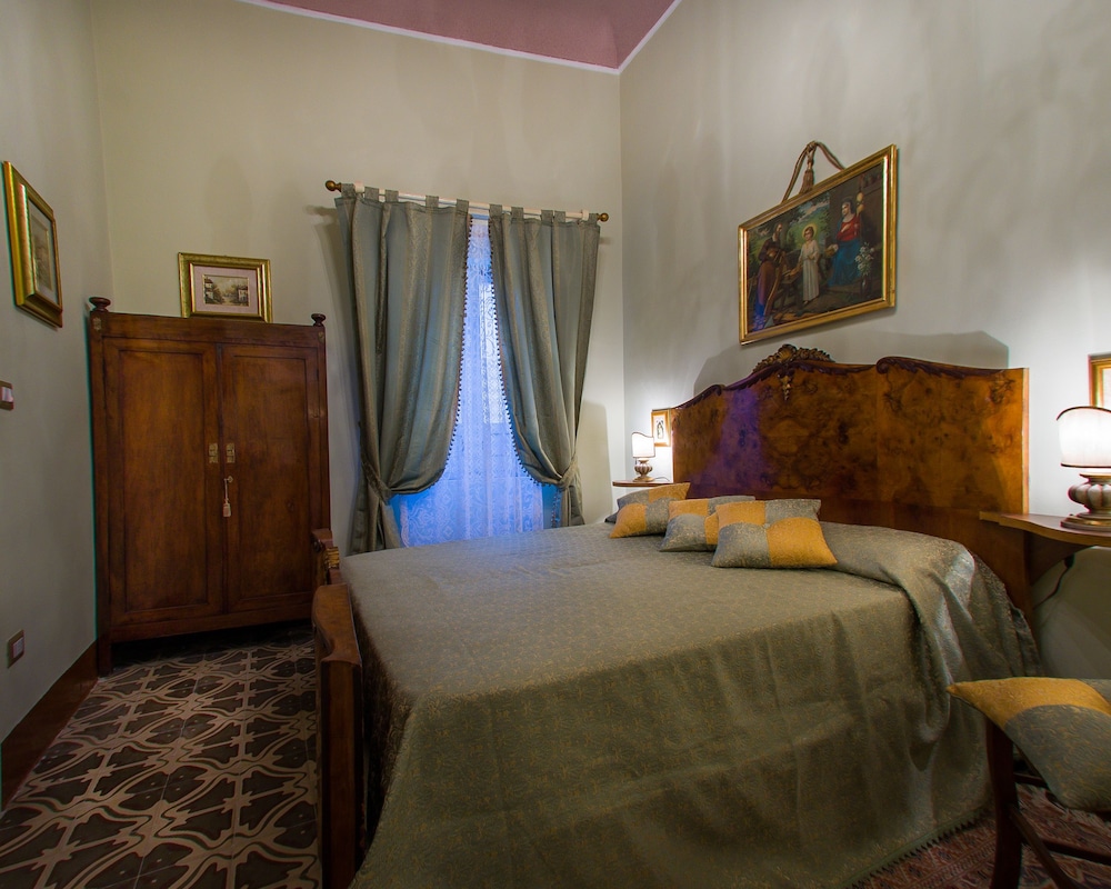 Basic Double Room Single Use photo 3