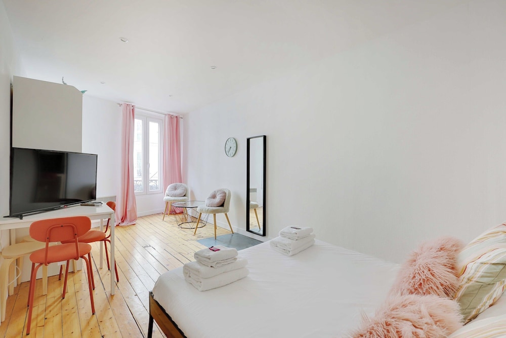 Apartment photo 2