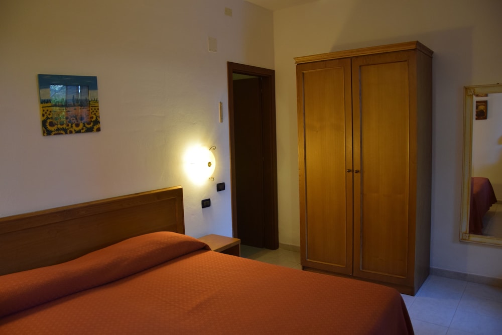 Economy Double or Twin Room, 1 Bedroom, Private Bathroom photo 1