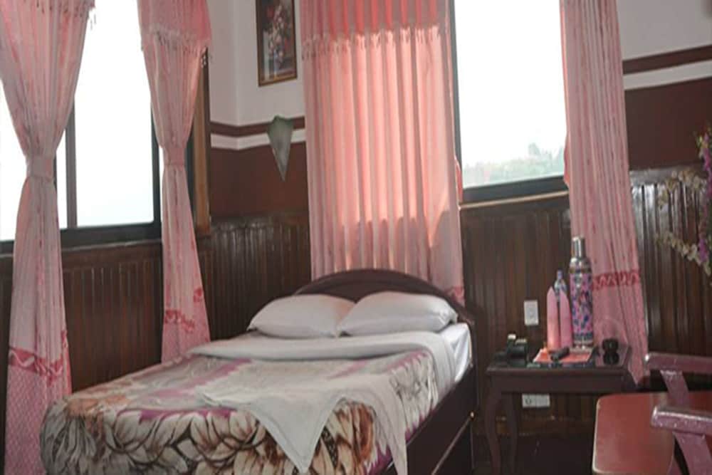 Standard Room photo 2