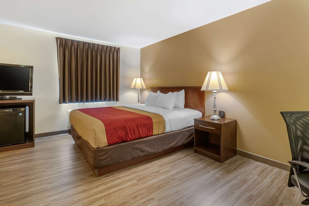 Suite, 1 King Bed, Non Smoking - Photo 1