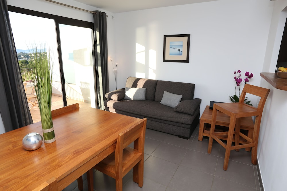 Standard Apartment, Sea View (4 p)