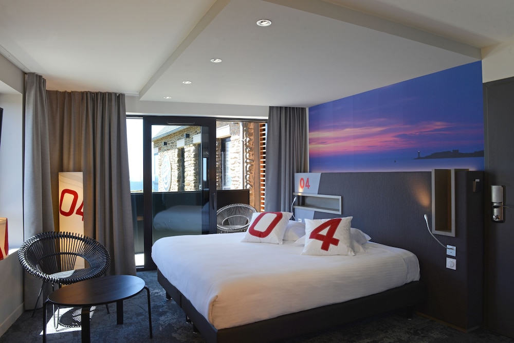 Double or Twin Room, Sea View photo 3