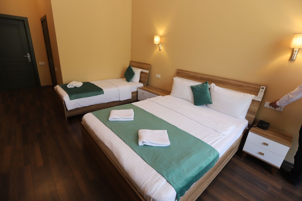 Deluxe Triple Room photo 2