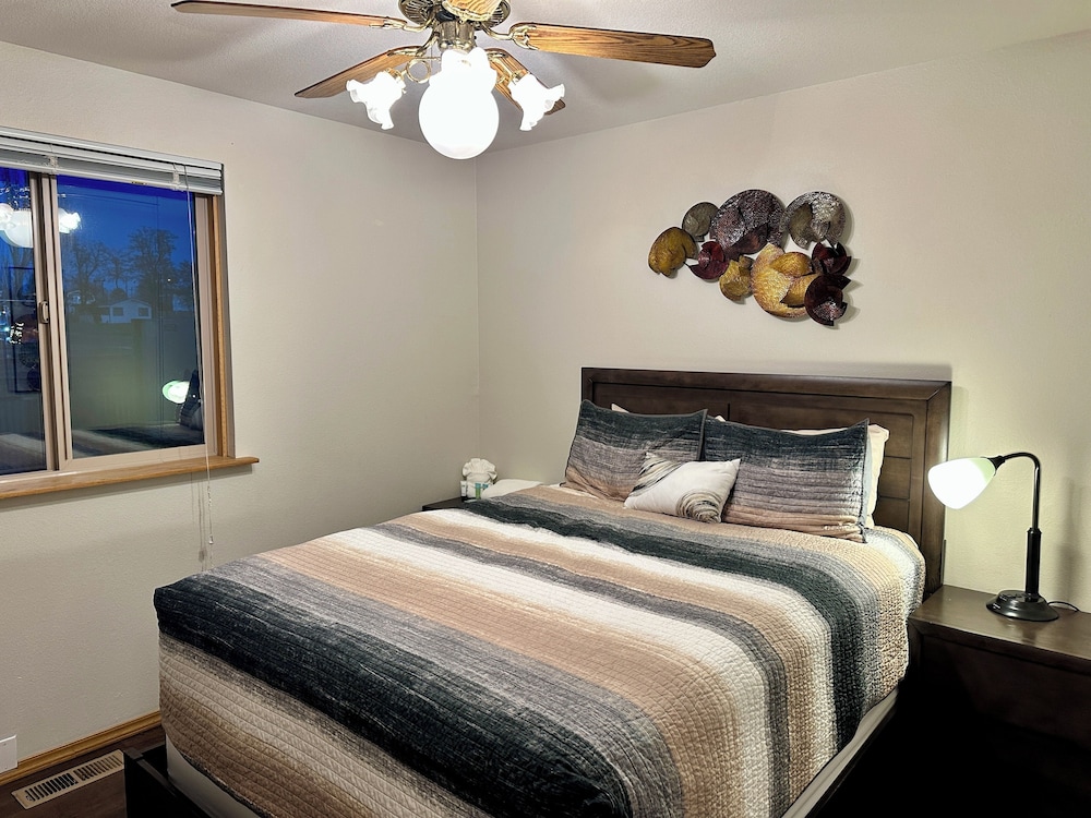 Executive House, Multiple Beds, Kitchen, Lake View photo 2