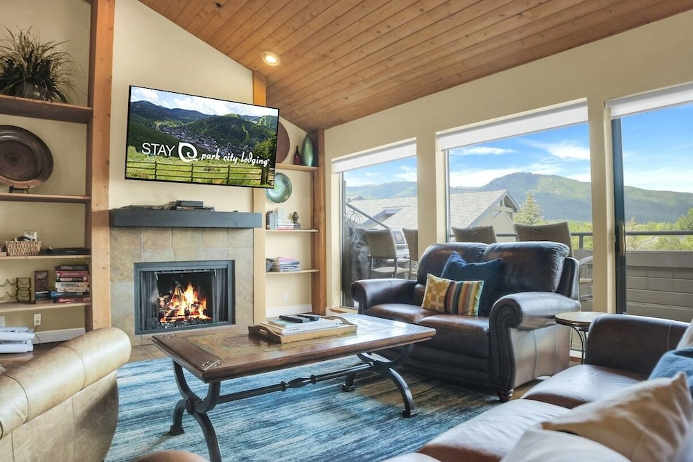 Condo, 3 Bedrooms