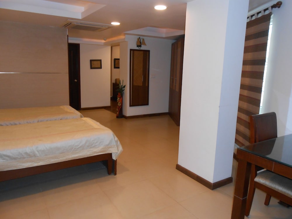 Business Suite, 1 Bedroom, Balcony photo 3