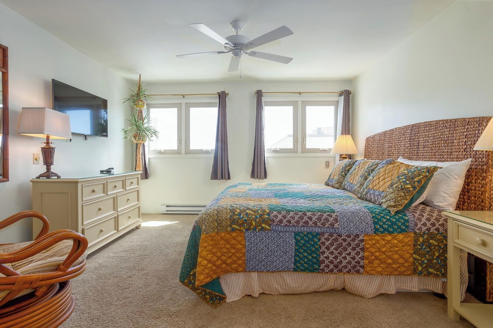 Condo, Multiple Beds, Balcony, Ocean View photo 2