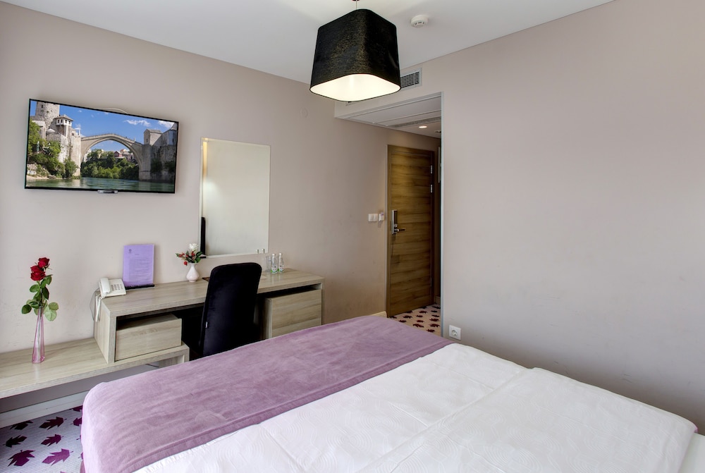 Classic Double or Twin Room photo 3