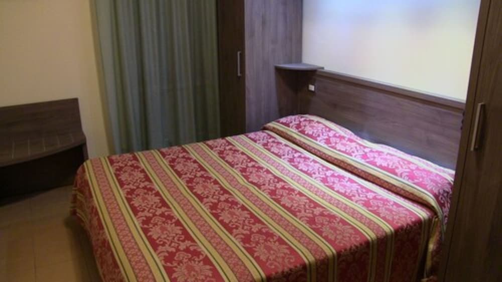 Standard Twin Room, 2 Twin Beds photo 3